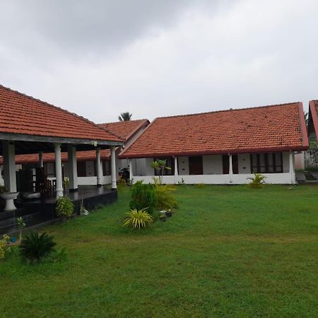 Blu Marine Nilaveli Hotell Trincomalee Eksteriør bilde