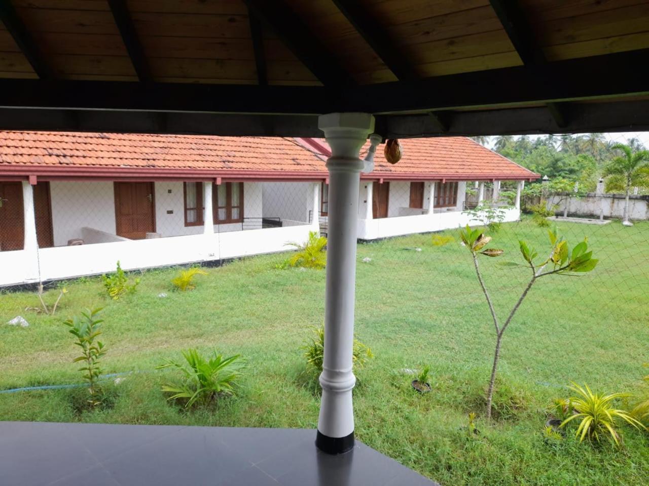Blu Marine Nilaveli Hotell Trincomalee Eksteriør bilde
