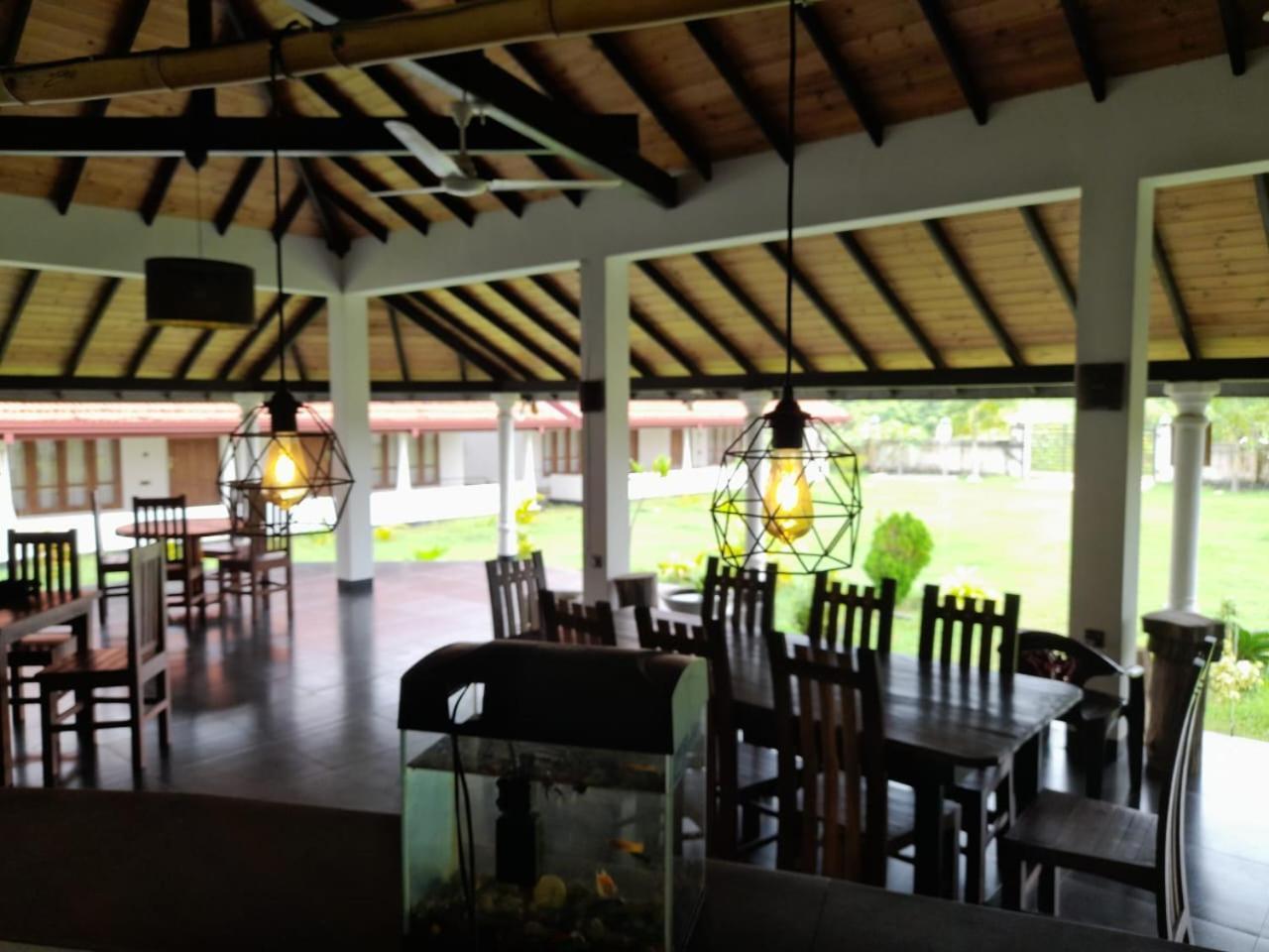 Blu Marine Nilaveli Hotell Trincomalee Eksteriør bilde